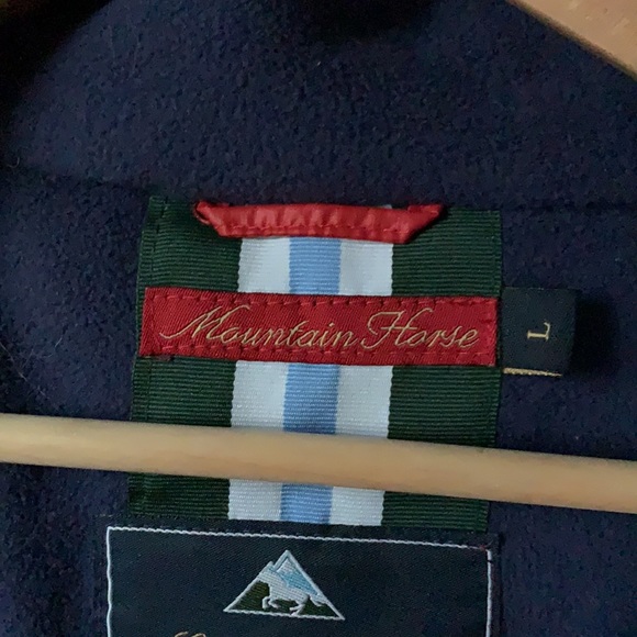 Red puffer vest - Picture 4 of 9